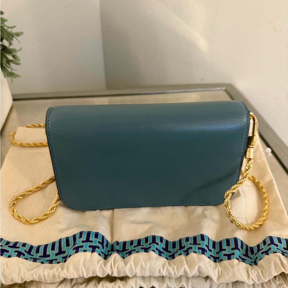 Tory Burch Eleanor Textured Phone Crossbody Wallet - Picture 6 of 9